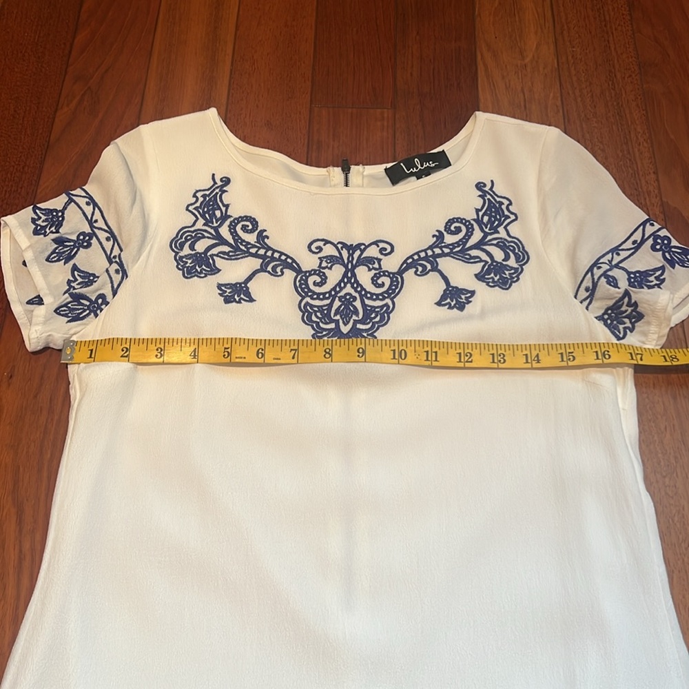 💙 Lulu’s Embroidered dress - Picture 10 of 11